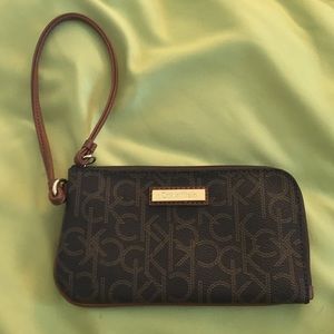 CALVIN KLEIN SIGNATURE BROWN WRISTLET GOLD ACCENT